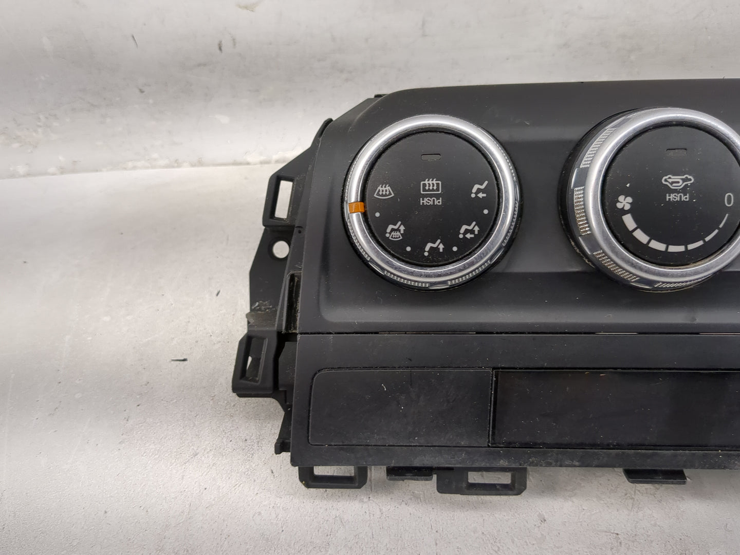 2016 Mazda Cx-5 Climate Control Module Temperature AC/Heater Replacement P/N:KA0G 61 190A Fits OEM Used Auto Parts - Oemused