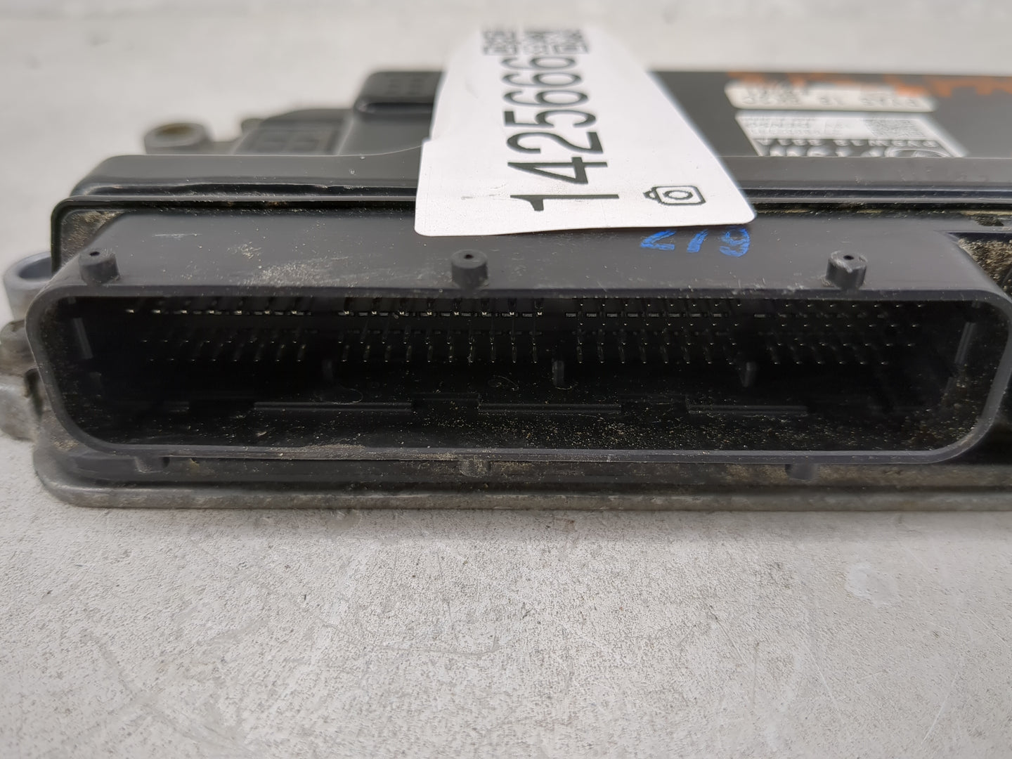 2016 Mazda Cx-5 PCM Engine Control Computer ECU ECM PCU OEM P/N:PY9W18881A PYAS188K2C, 2798002791 Fits Fits 2017 2018 OEM Us