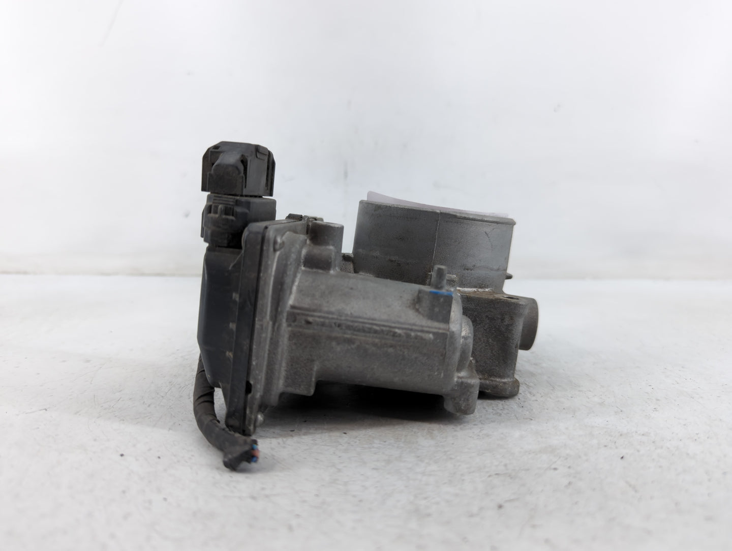 2014-2017 Mazda Cx-5 Throttle Body P/N:15200 A4238, 13 640 A Fits Fits 2014 2015 2016 2017 2018 OEM Used Auto Parts - Oemuse