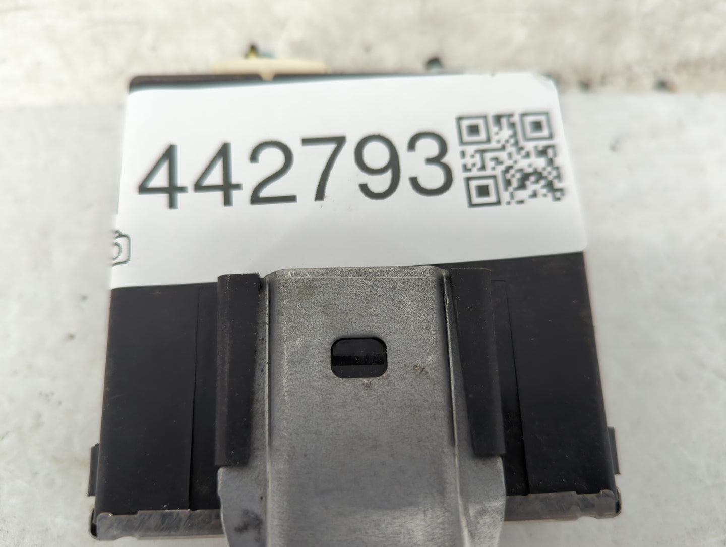 2016 Mazda Mazda3 Radio AM FM Cd Player Receiver Replacement P/N:39820-TZ5-A010-M1 28351816 Fits OEM Used Auto Parts - Oemus