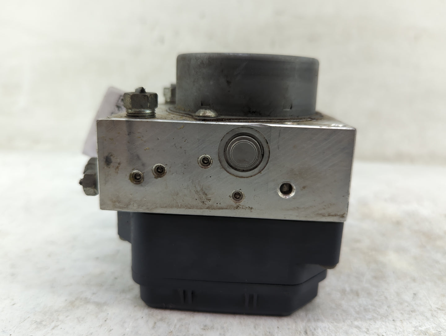 2016 Mazda Mazda6 ABS Pump Control Module Replacement P/N:GMM4-437A0 116040-34582 Fits OEM Used Auto Parts - Oemusedautopart