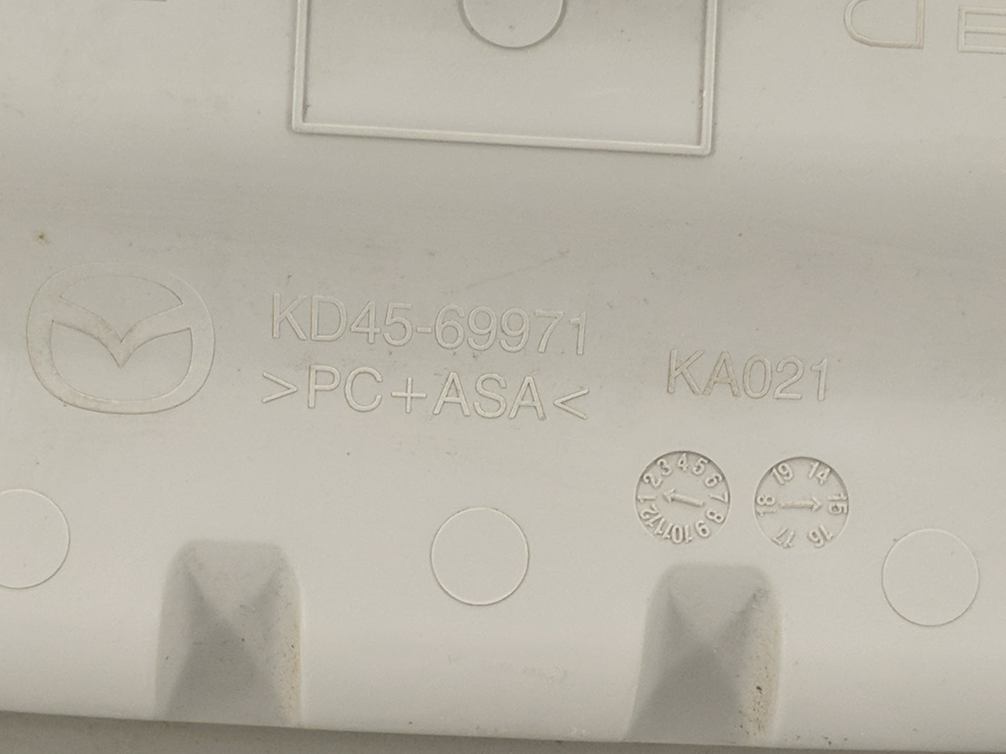 Mazda Mazda6 Overhead Roof Console Beige - Oemusedautoparts1.com