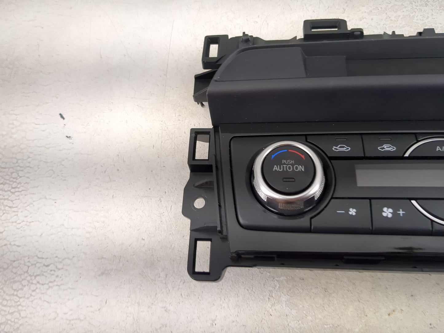 2016 Mazda Mazda6 Climate Control Module Temperature AC/Heater Replacement P/N:GMN7 61 190 C VPEALH-18C612-FD Fits OEM Used 