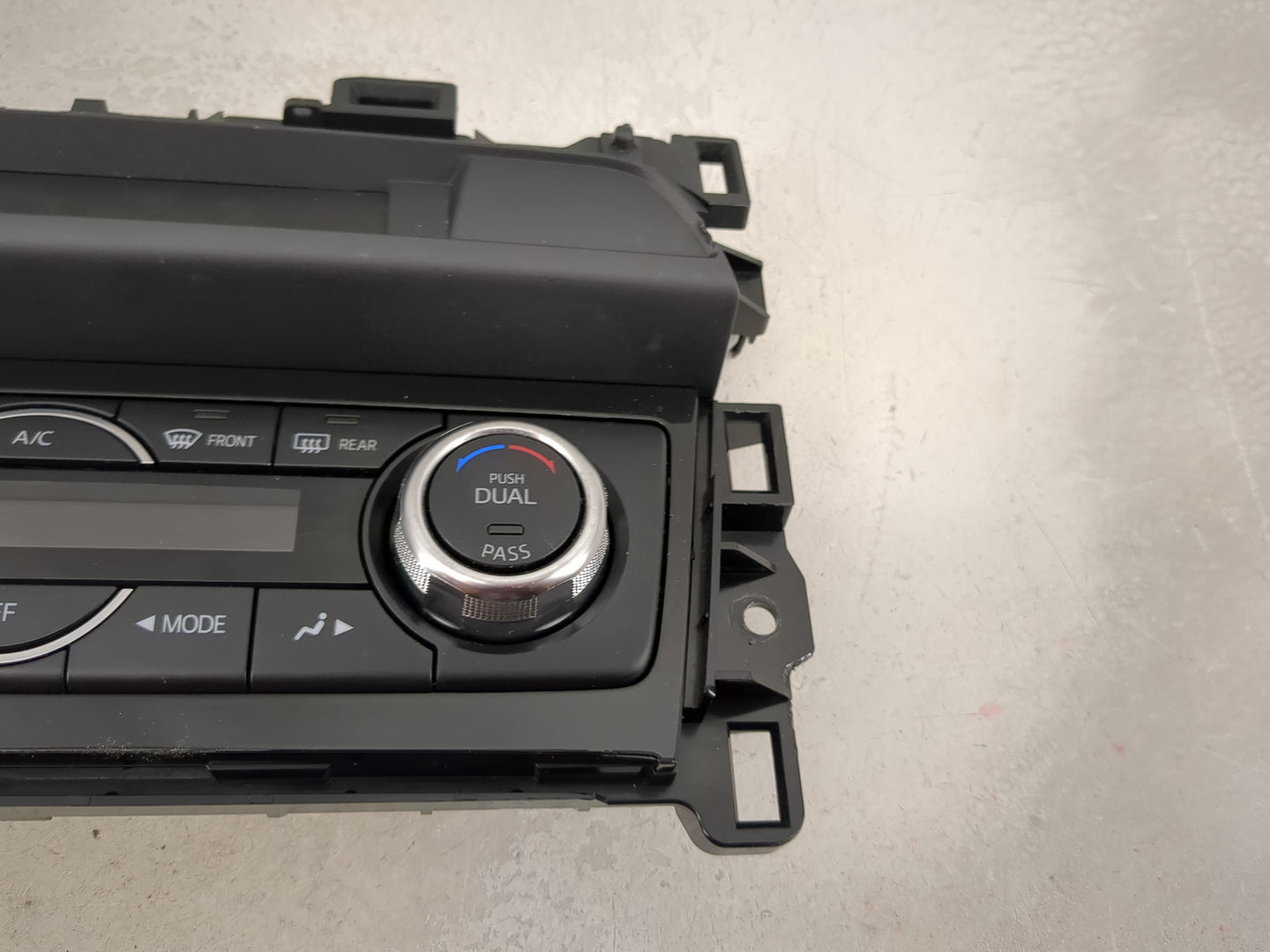 2016 Mazda Mazda6 Climate Control Module Temperature AC/Heater Replacement P/N:GMN7 61 190 C VPEALH-18C612-FD Fits OEM Used 