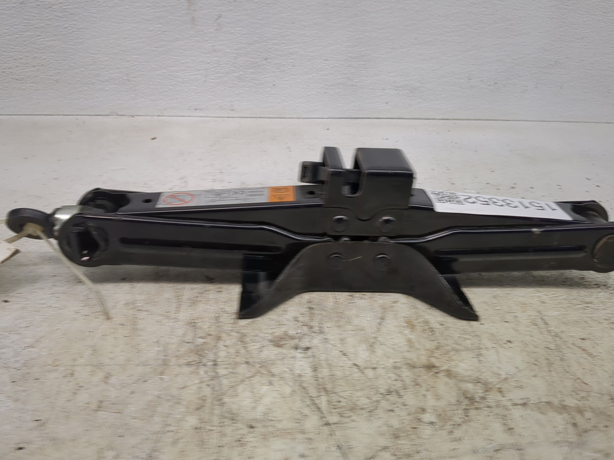 2016 Mazda Mazda6 Spare Scissor Car Jack - Oemusedautoparts1.com