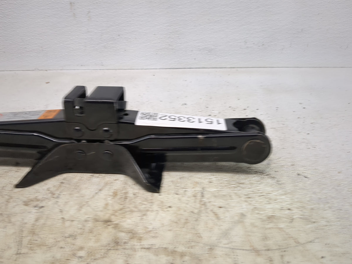 2016 Mazda Mazda6 Spare Scissor Car Jack - Oemusedautoparts1.com