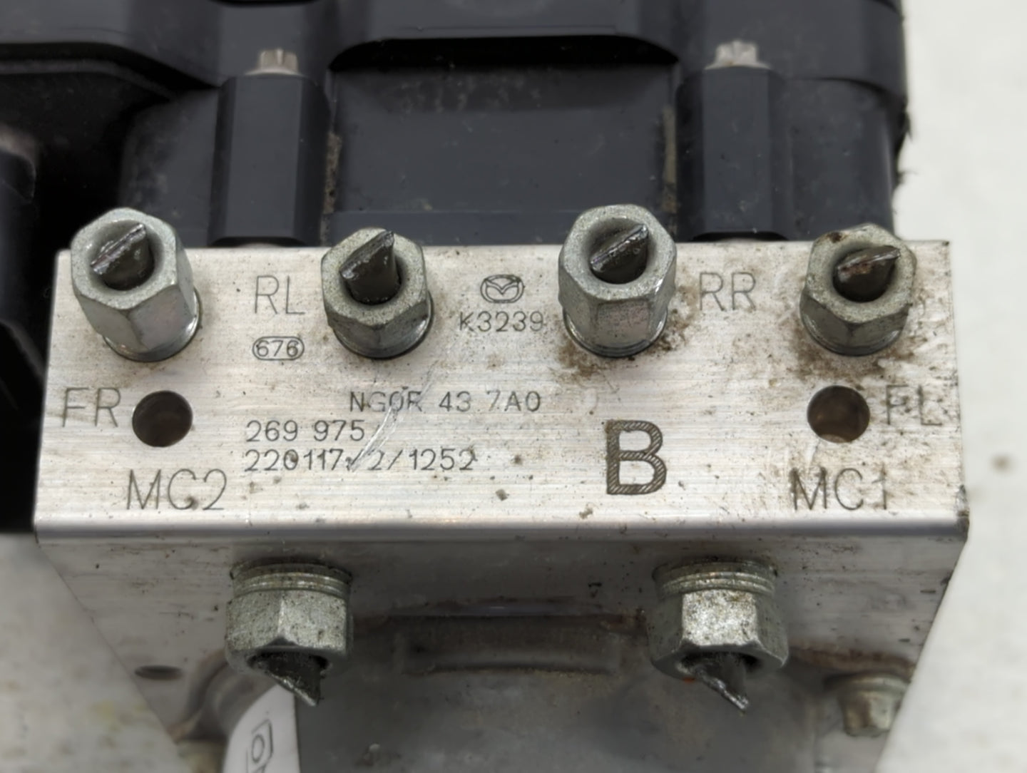 2016-2017 Mazda Mx-5 ABS Pump Control Module Replacement P/N:NG0R 43 7A0 269 975 Fits Fits 2016 2017 OEM Used Auto Parts - O
