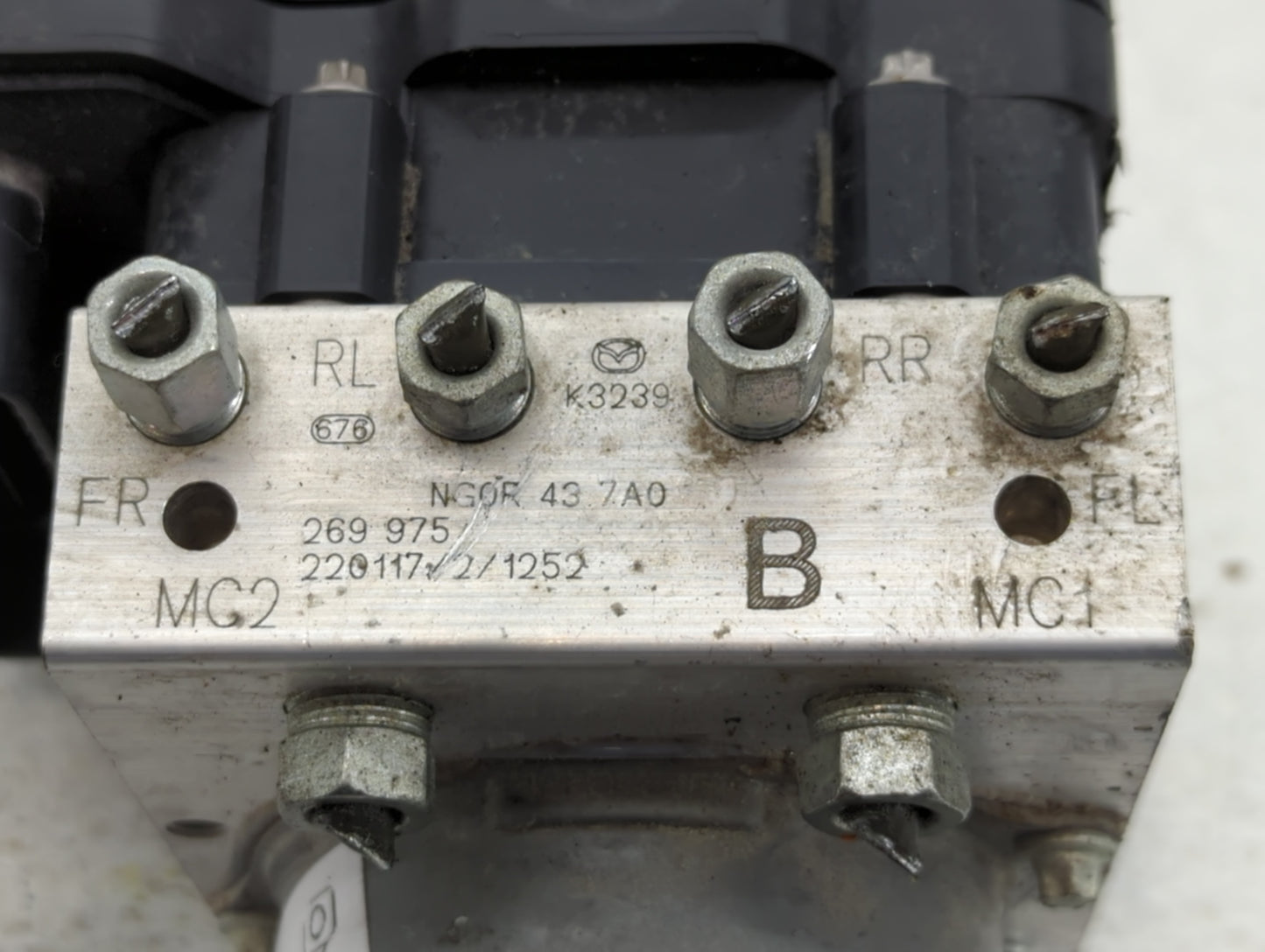 2016-2017 Mazda Mx-5 ABS Pump Control Module Replacement P/N:NG0R 43 7A0 269 975 Fits Fits 2016 2017 OEM Used Auto Parts - O