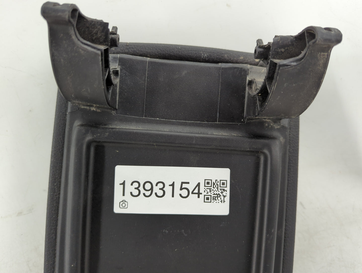 2016 Mercedes-Benz 320 Center Console Armrest Cover Lid Fits OEM Used Auto Parts - Oemusedautoparts1.com
