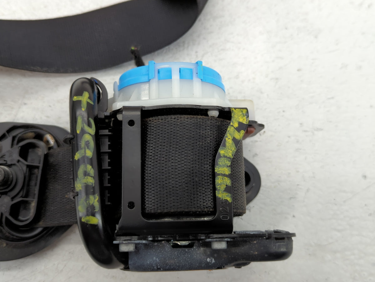 2013-2019 Mercedes-benz B250 Driver Left Seat Belt Front Retractor - Oemusedautoparts1.com