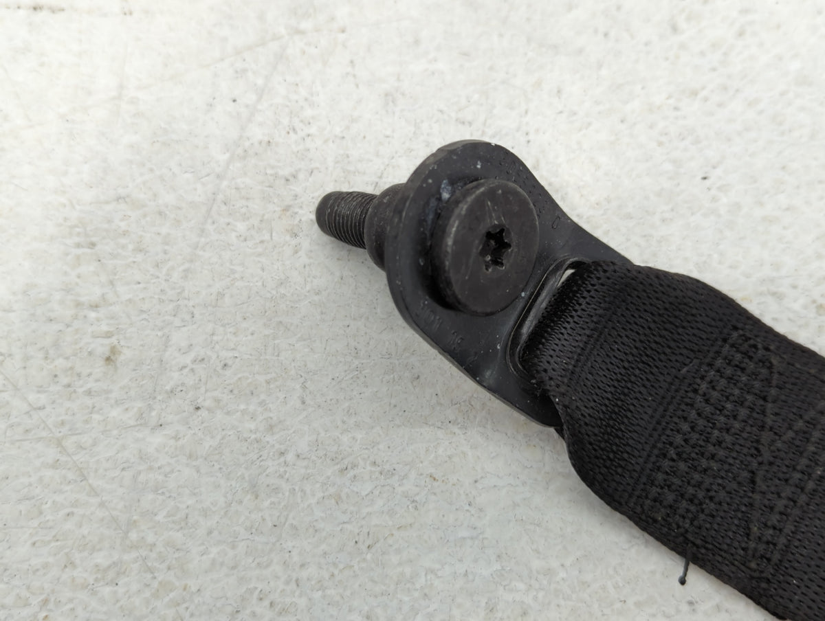 2013-2019 Mercedes-benz B250 Driver Left Seat Belt Front Retractor - Oemusedautoparts1.com