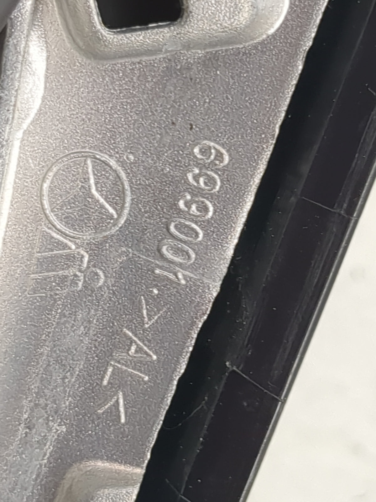 2016 Mercedes-Benz C-Class Driver Side View Mirror - Left Door Mirror OEM Used - Oemusedautoparts1.com