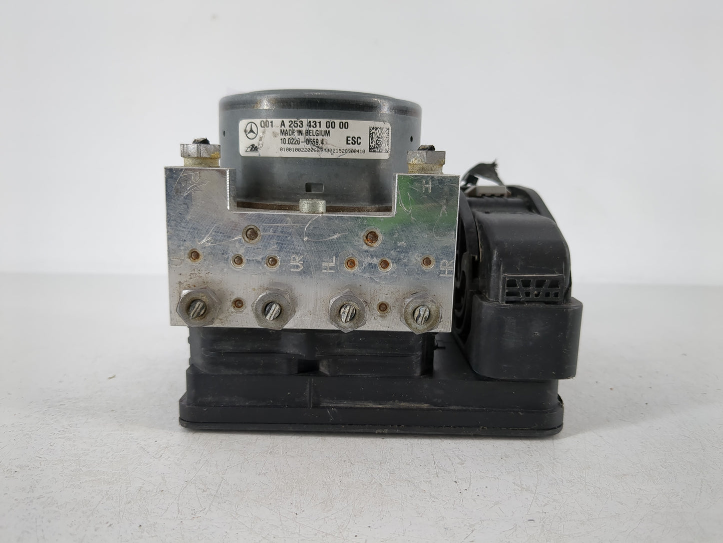 2016 Mercedes-Benz C300 ABS Pump Control Module Replacement P/N:Q01 A253 431 00 00 Fits OEM Used Auto Parts - Oemusedautopar