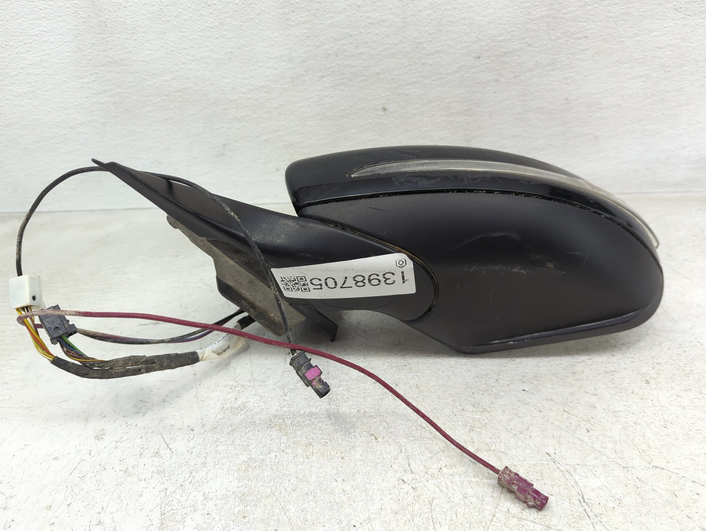 2015-2016 Mercedes-Benz C300 Driver Side View Mirror - Left Door Mirror OEM Used - Oemusedautoparts1.com