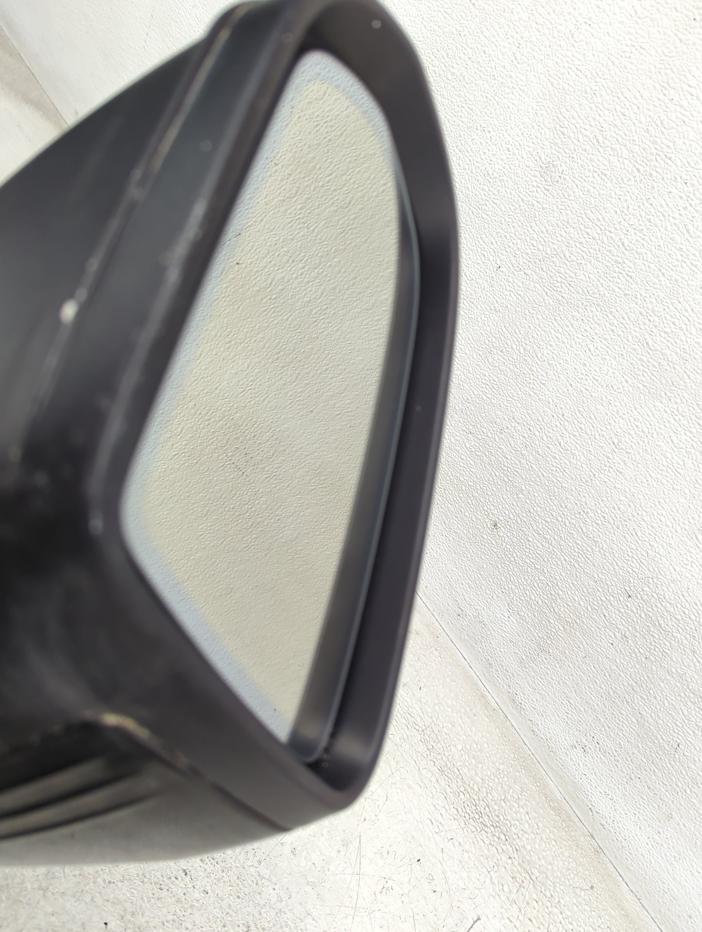 2015-2016 Mercedes-Benz C300 Driver Side View Mirror - Left Door Mirror OEM Used - Oemusedautoparts1.com