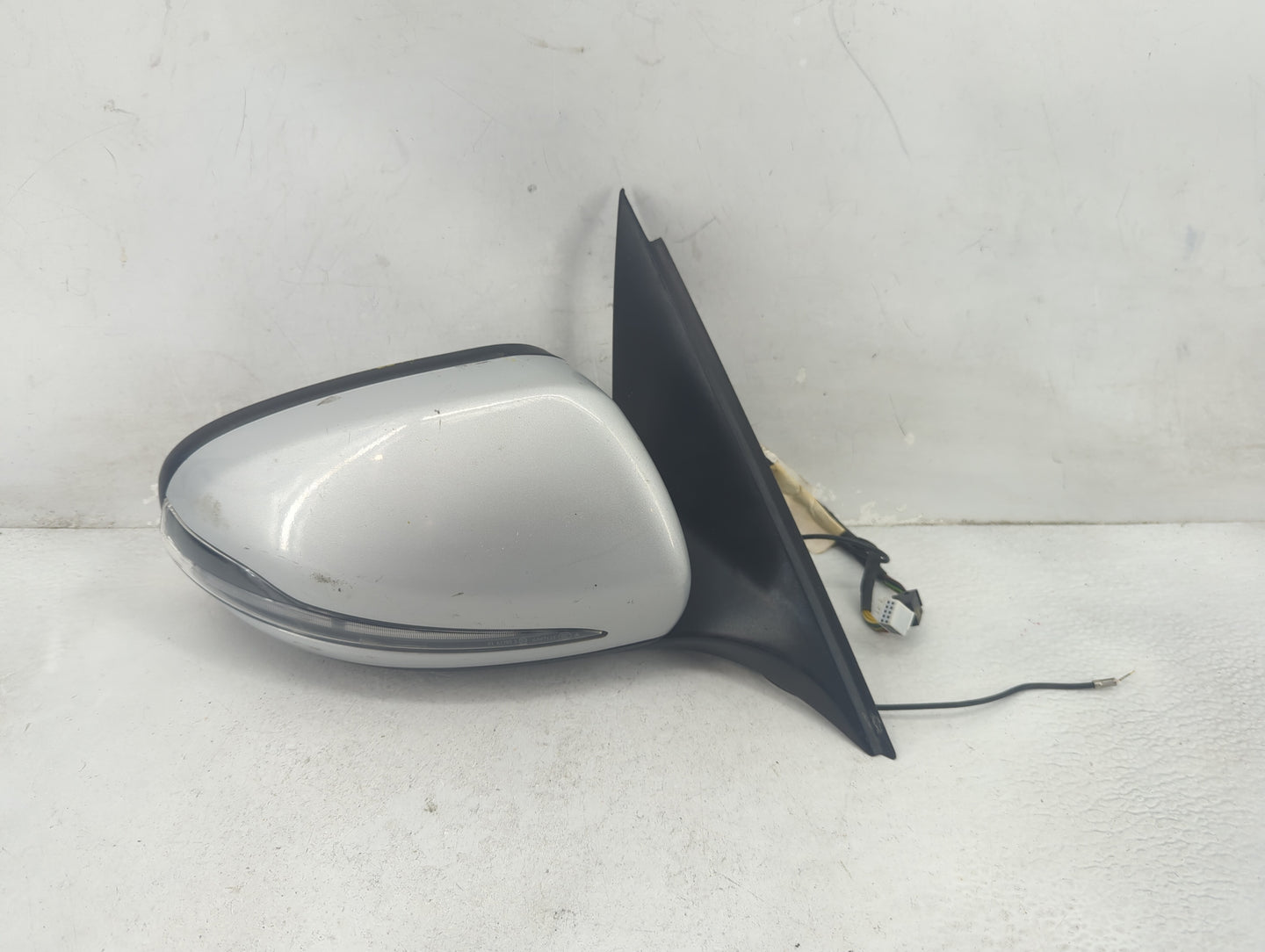 2015-2016 Mercedes-Benz C300 Passenger Side View Mirror - Right Door Mirror OEM Used - Oemusedautoparts1.com