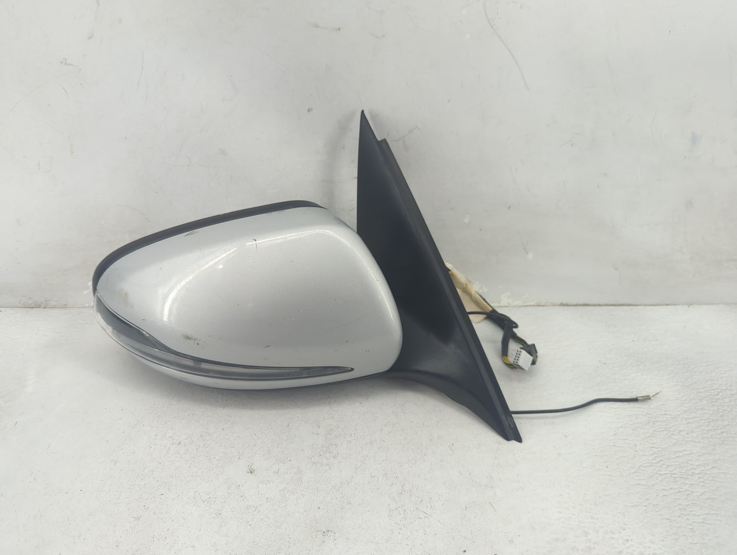 2015-2016 Mercedes-Benz C300 Passenger Side View Mirror - Right Door Mirror OEM Used - Oemusedautoparts1.com