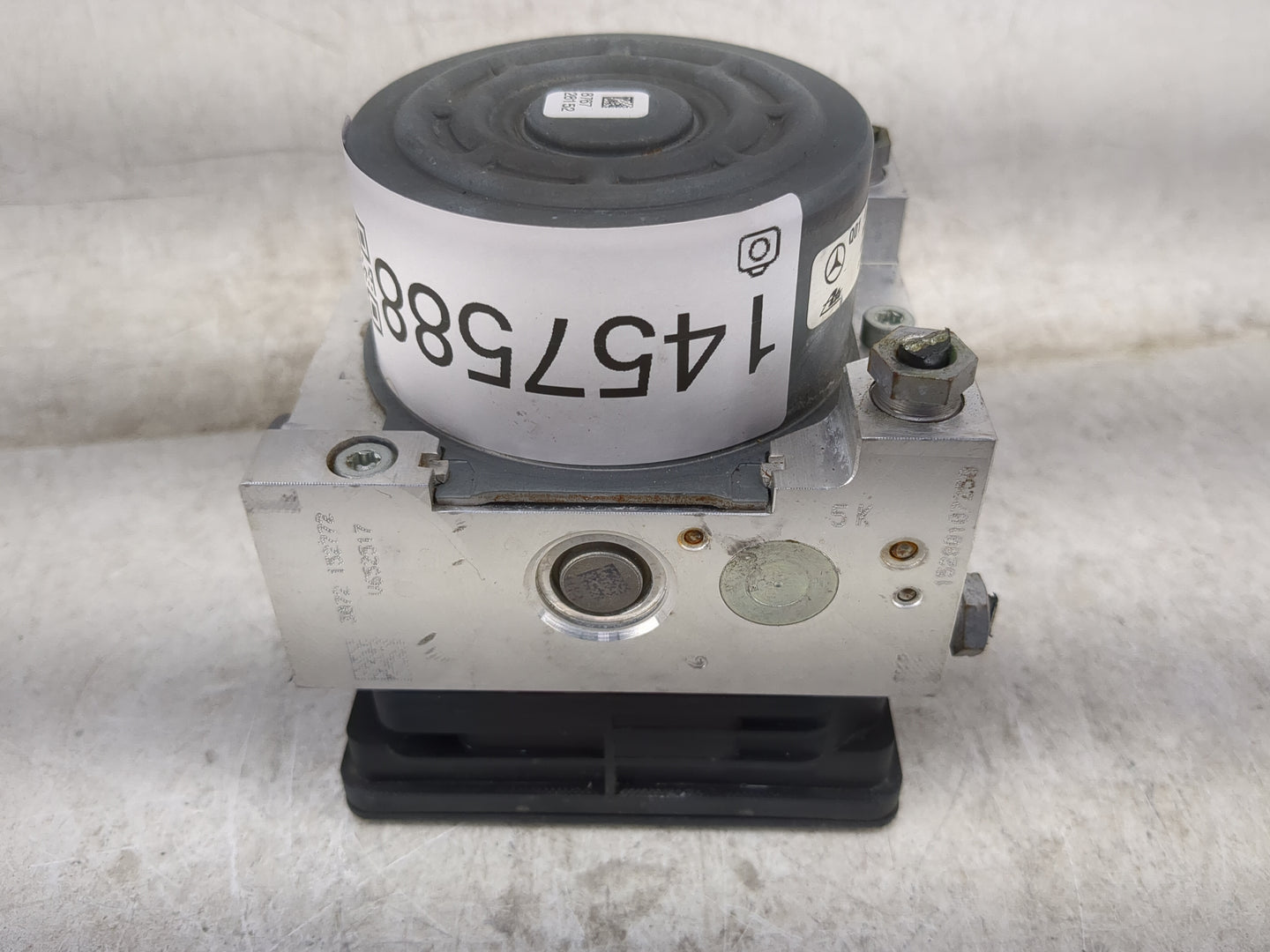 2016 Mercedes-Benz C300 ABS Pump Control Module Replacement P/N:A 253 431 00 Fits OEM Used Auto Parts - Oemusedautoparts1.co