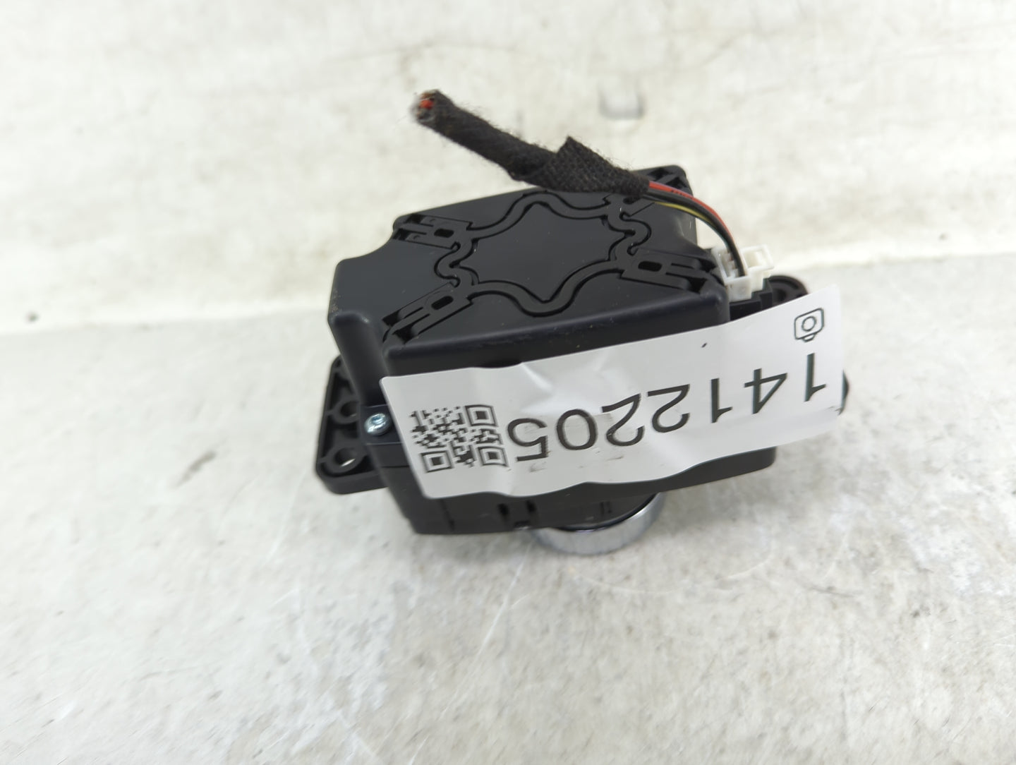 2016-2019 Mercedes-Benz Cla250 Radio AM FM Cd Player Receiver Replacement P/N:A2469009815 Fits Fits 2015 2016 2017 2018 2019