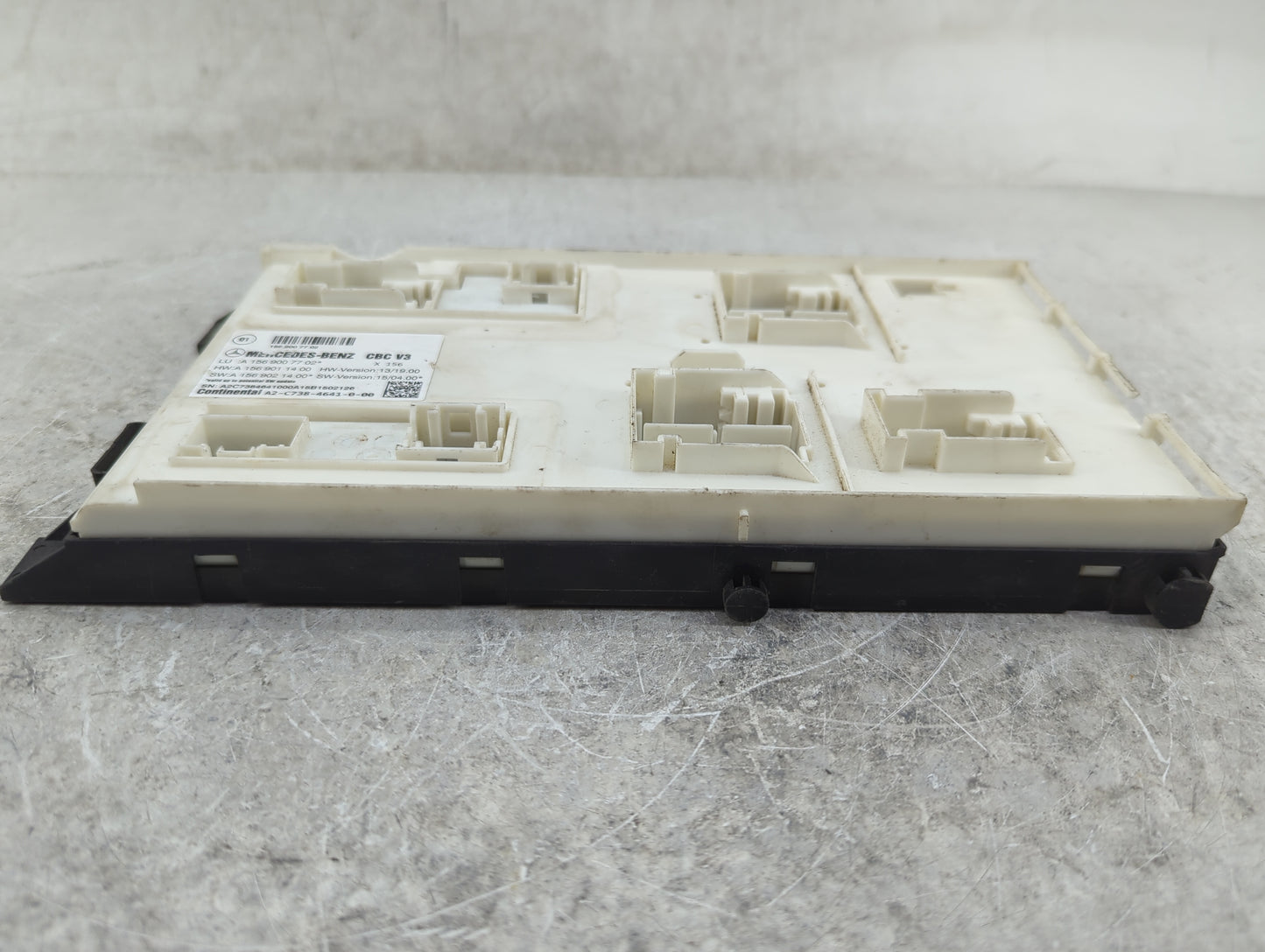2014 Mercedes-benz Cla250 Body Control Module Bcm Inner Cabin Fuse Box - Oemusedautoparts1.com