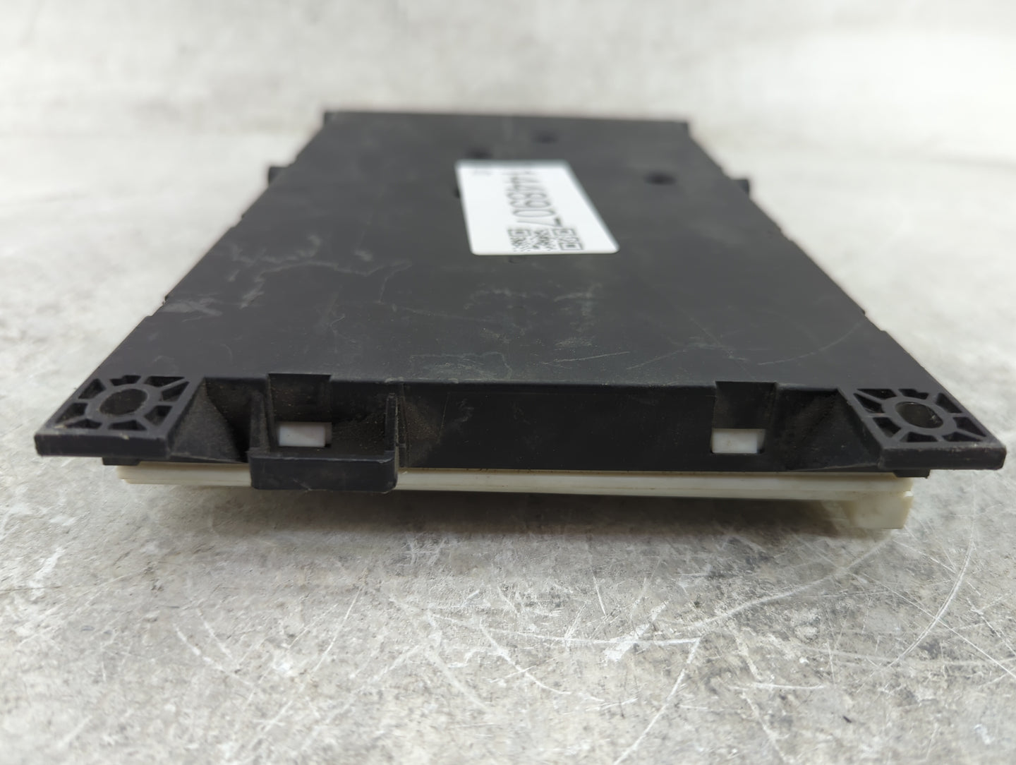 2014 Mercedes-benz Cla250 Body Control Module Bcm Inner Cabin Fuse Box - Oemusedautoparts1.com