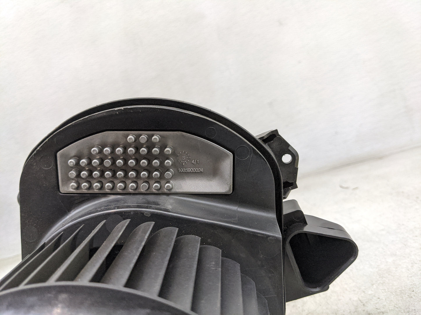 2015-2019 Mercedes-Benz Cla250 Heater AC Blower Motor P/N:A2469061601 CZ116360-0756 Fits Fits 2015 2016 2017 2018 2019 2020 