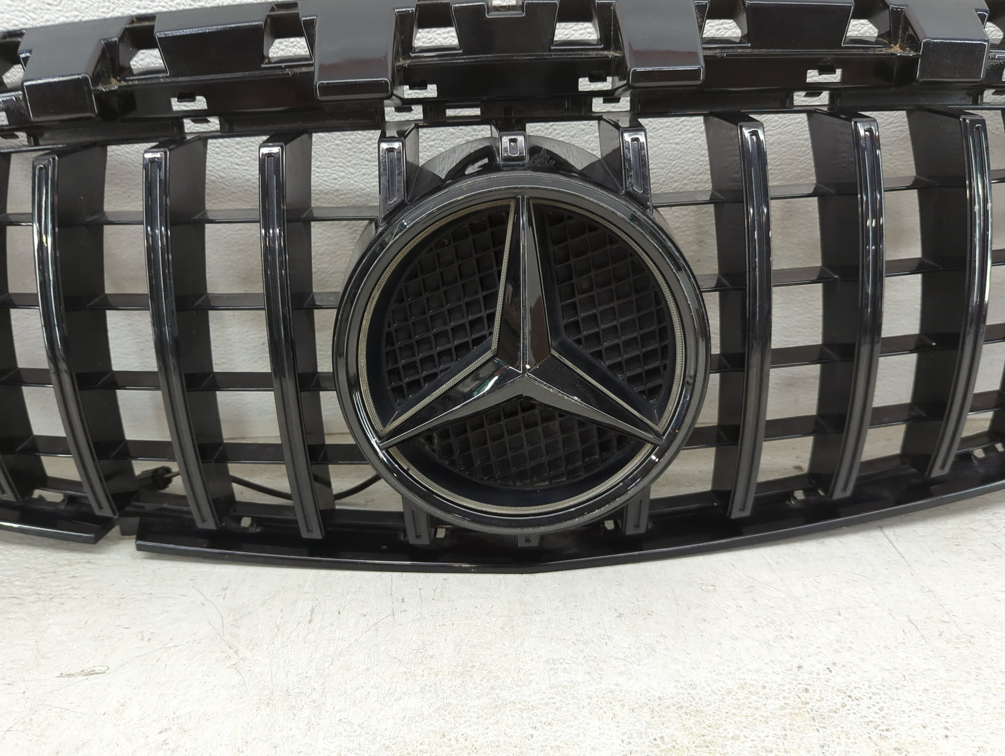 2014-2016 Mercedes-benz Cla250 Front Grille Bumper Not Included - Oemusedautoparts1.com