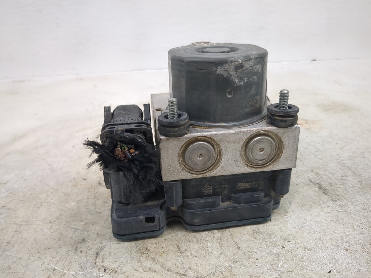 2014-2019 Mercedes-Benz Cla250 Anti-Lock Brake ABS Pump Module Actuator OEM P/N:A0004313700 0265755978 Fits OEM Used Auto Pa