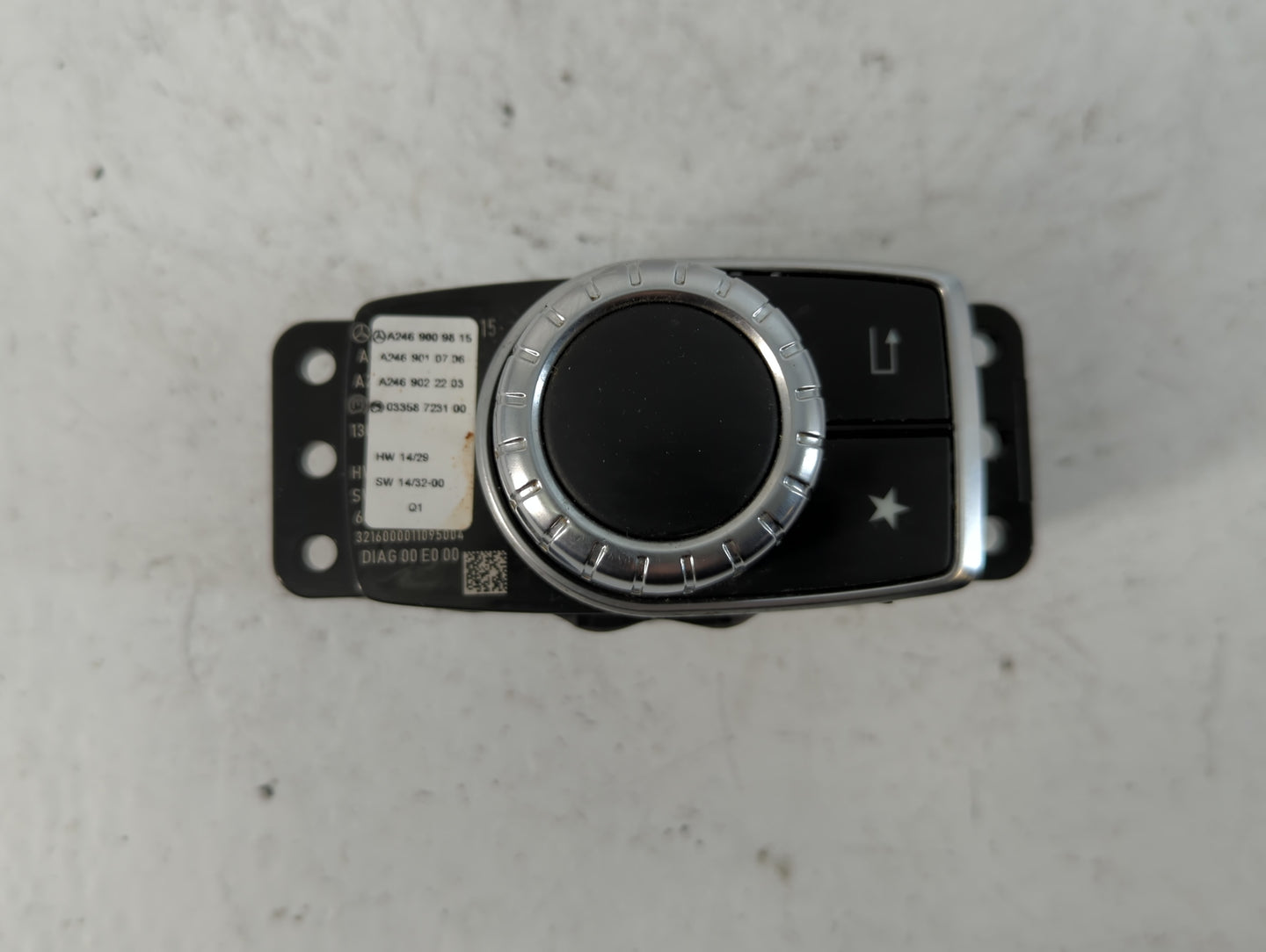 2014-2016 Mercedes-Benz Cla250 Radio AM FM Cd Player Receiver Replacement P/N:A246 902 22 03 A246 900 96 15 Fits OEM Used Au