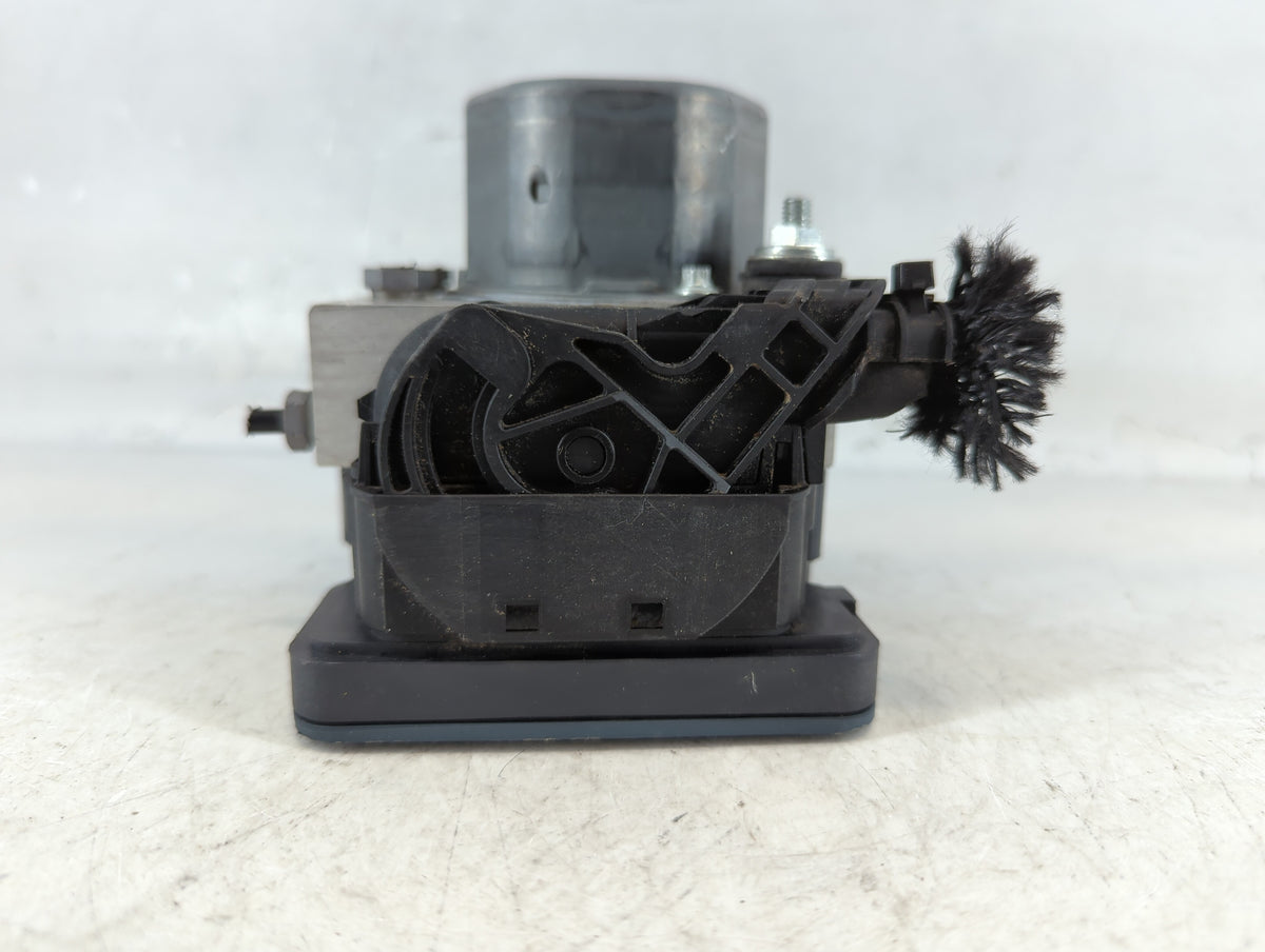 2016-2019 Mercedes-Benz Cla250 Anti-Lock Brake ABS Pump Module Actuator OEM P/N:269 785 A000 431 37 00 Fits OEM Used Auto Pa