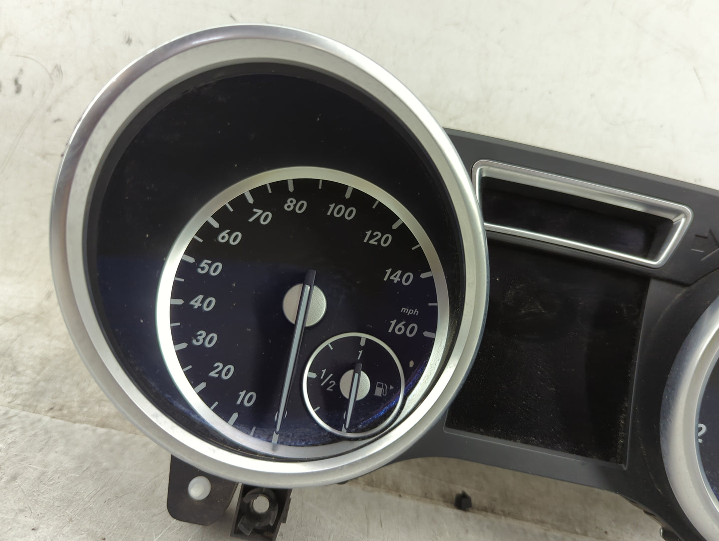 2016 Mercedes-Benz Gl-Class Instrument Cluster Speedometer Gauges P/N:A1669008614 0263683421, A1669012605 Miles:48K Fits Fit