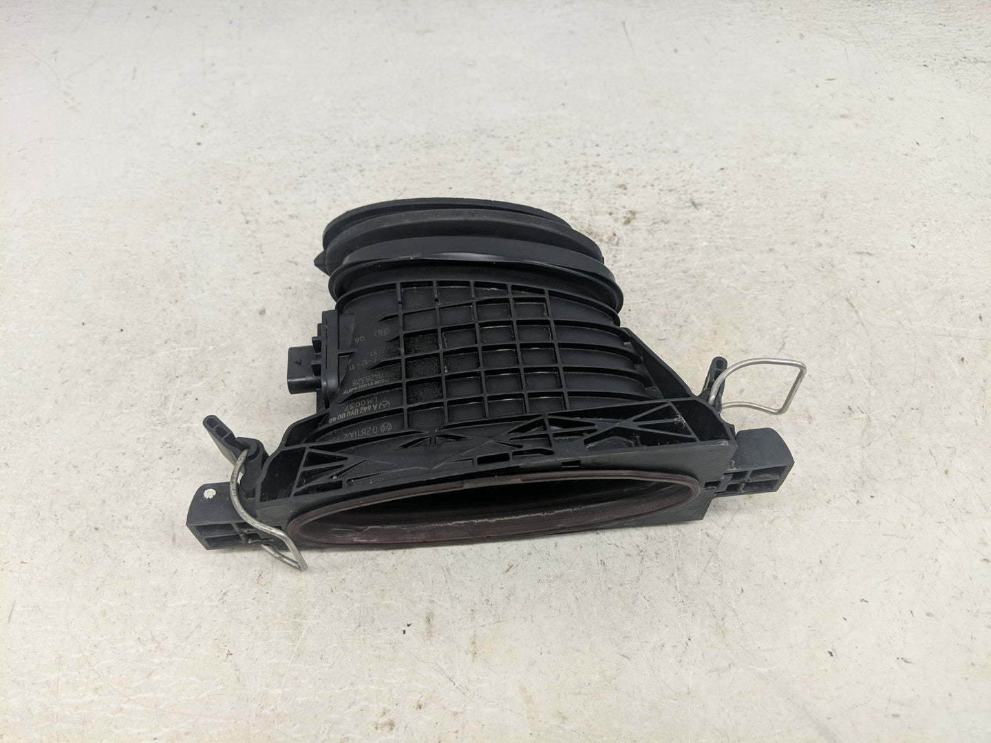 2016 Mercedes-benz Gl350 Air Cleaner Intake Duct Hose Tube - Oemusedautoparts1.com