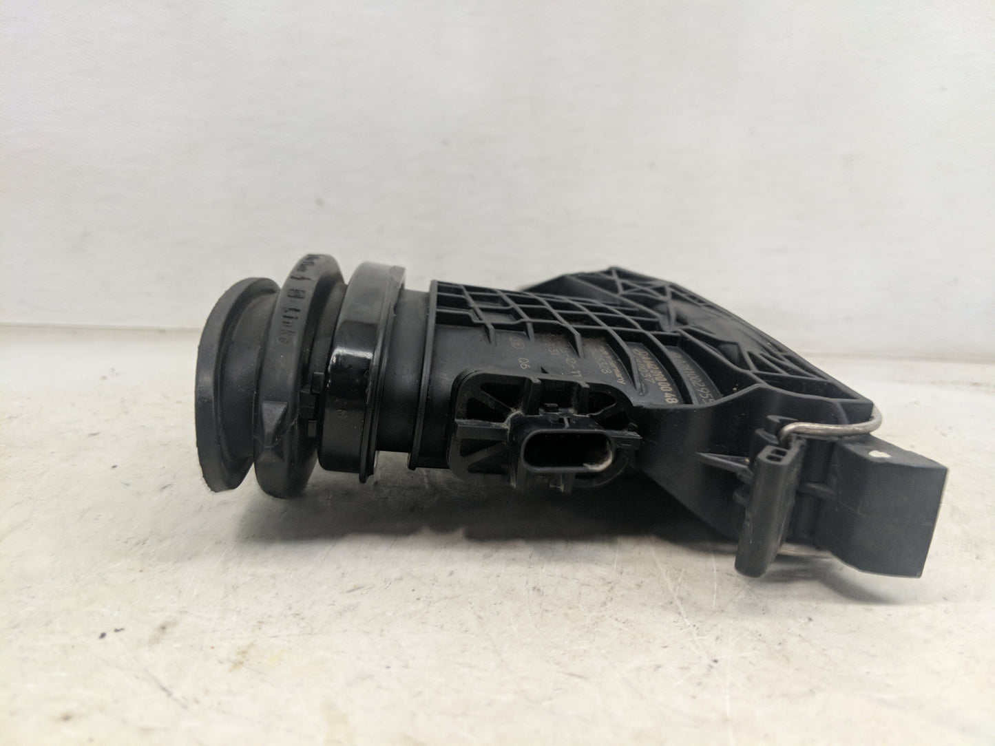 2016 Mercedes-benz Gl350 Air Cleaner Intake Duct Hose Tube - Oemusedautoparts1.com