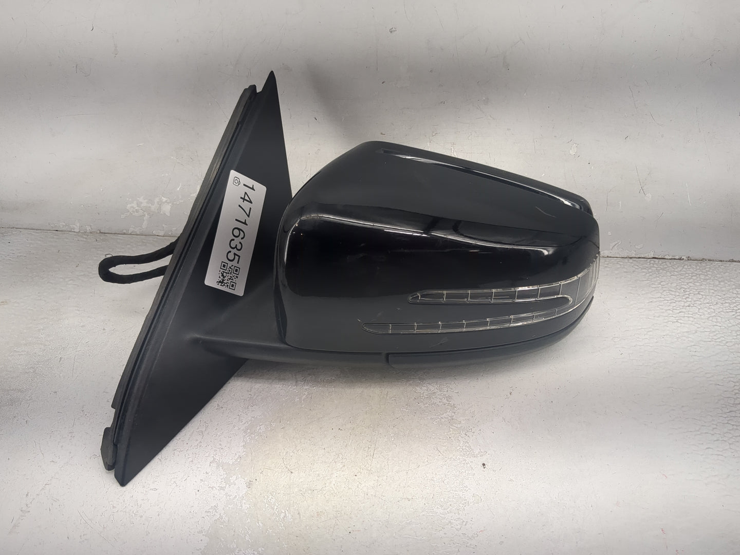 2016 Mercedes-Benz Gla-Class Driver Side View Mirror - Left Door Mirror OEM Used - Oemusedautoparts1.com