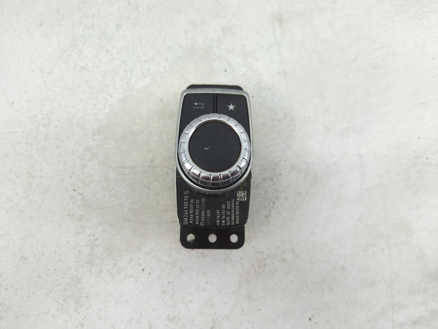 2015-2017 Mercedes-Benz Gla250 Radio AM FM Cd Player Receiver Replacement P/N:12985839 A246 902 22 03 Fits OEM Used Auto Par