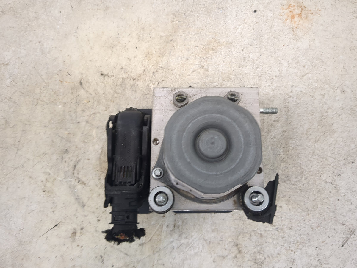 2015-2020 Mercedes-Benz Gla250 Anti-Lock Brake ABS Pump Module Actuator OEM P/N:A0004313900 0265255979 Fits OEM Used Auto Pa