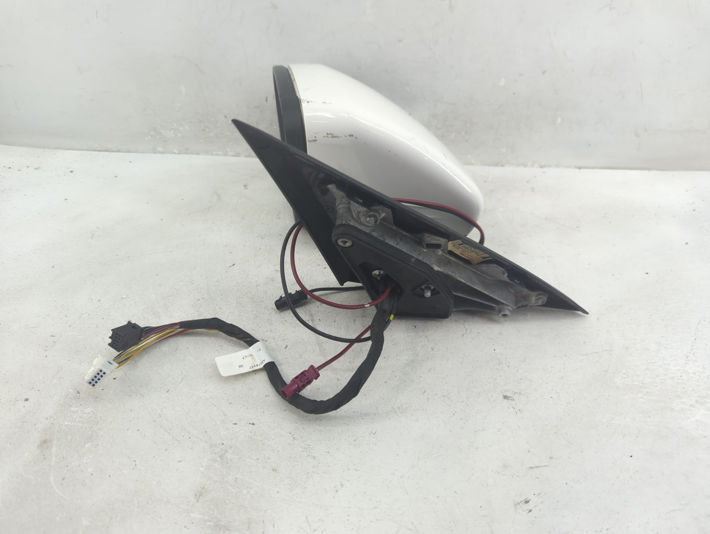 2016 Mercedes-Benz Glc300 Driver Side View Mirror - Left Door Mirror OEM Used - Oemusedautoparts1.com