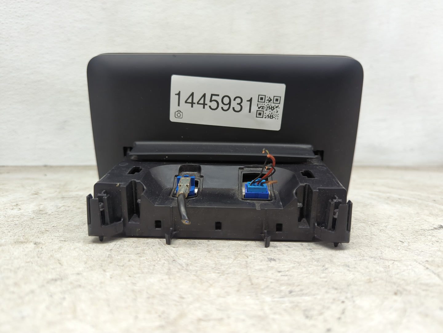 2016 Mercedes-benz Glc300 Information Display Screen - Oemusedautoparts1.com