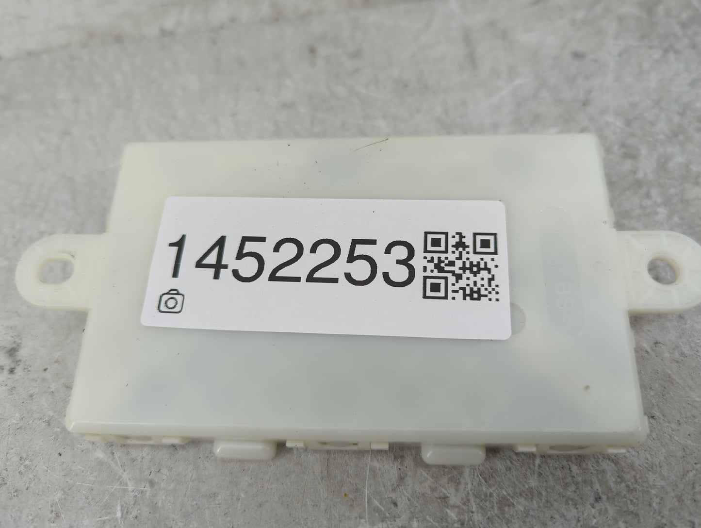 2016-2019 Mercedes-benz Glc300 Locking Control Module - Oemusedautoparts1.com