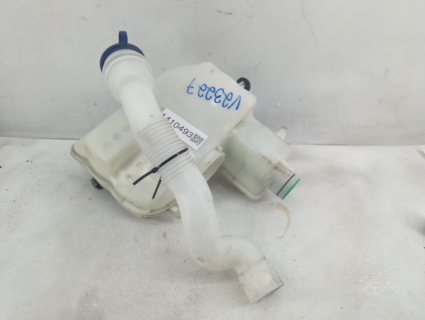 2016 Mercedes-benz Gle350 Windshield Washer Fluid Reservoir Bottle Oem - Oemusedautoparts1.com