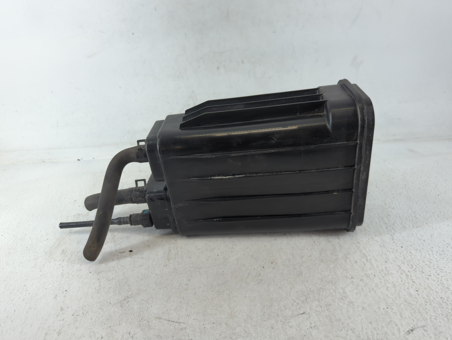 2016 Mercedes-benz S550 Fuel Vapor Charcoal Canister - Oemusedautoparts1.com