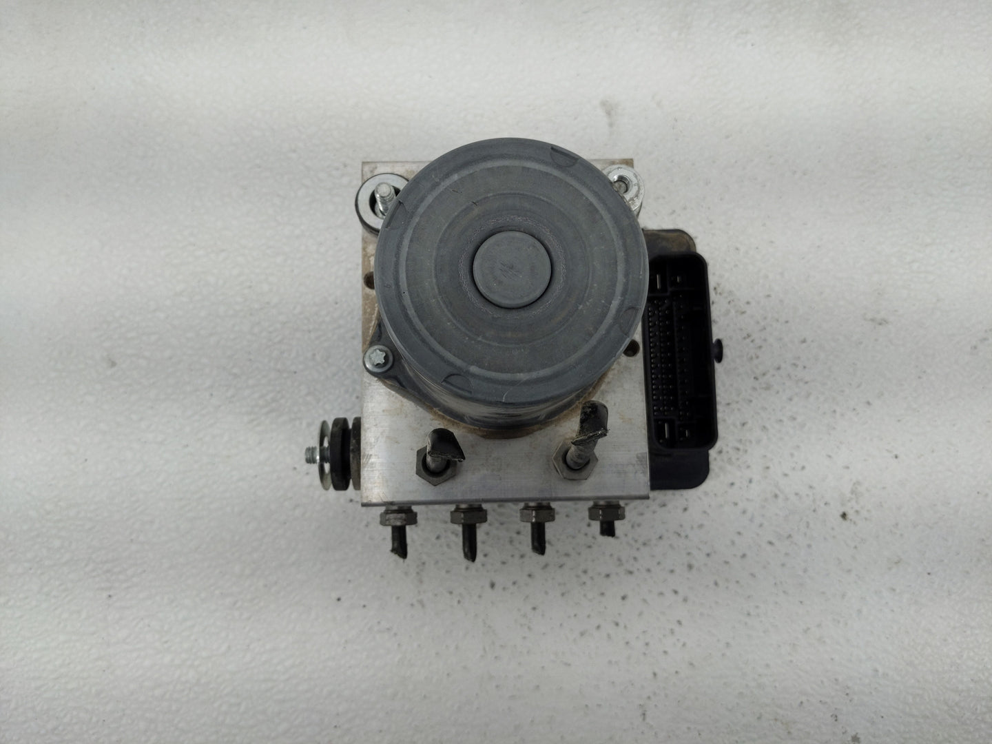 2016 Mercedes-Benz Sprinter 2500 ABS Pump Control Module Replacement Fits OEM Used Auto Parts - Oemusedautoparts1.com