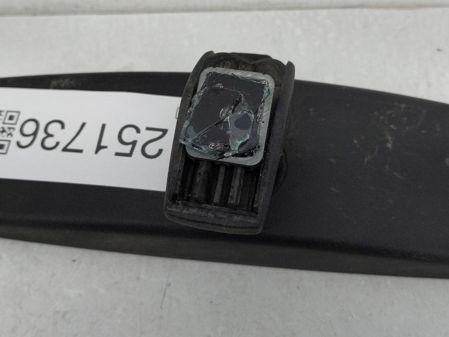 2016 Mercedes-Benz Sprinter 2500 Interior Rear View Mirror Replacement OEM P/N:E20205028 Fits OEM Used Auto Parts - Oemuseda