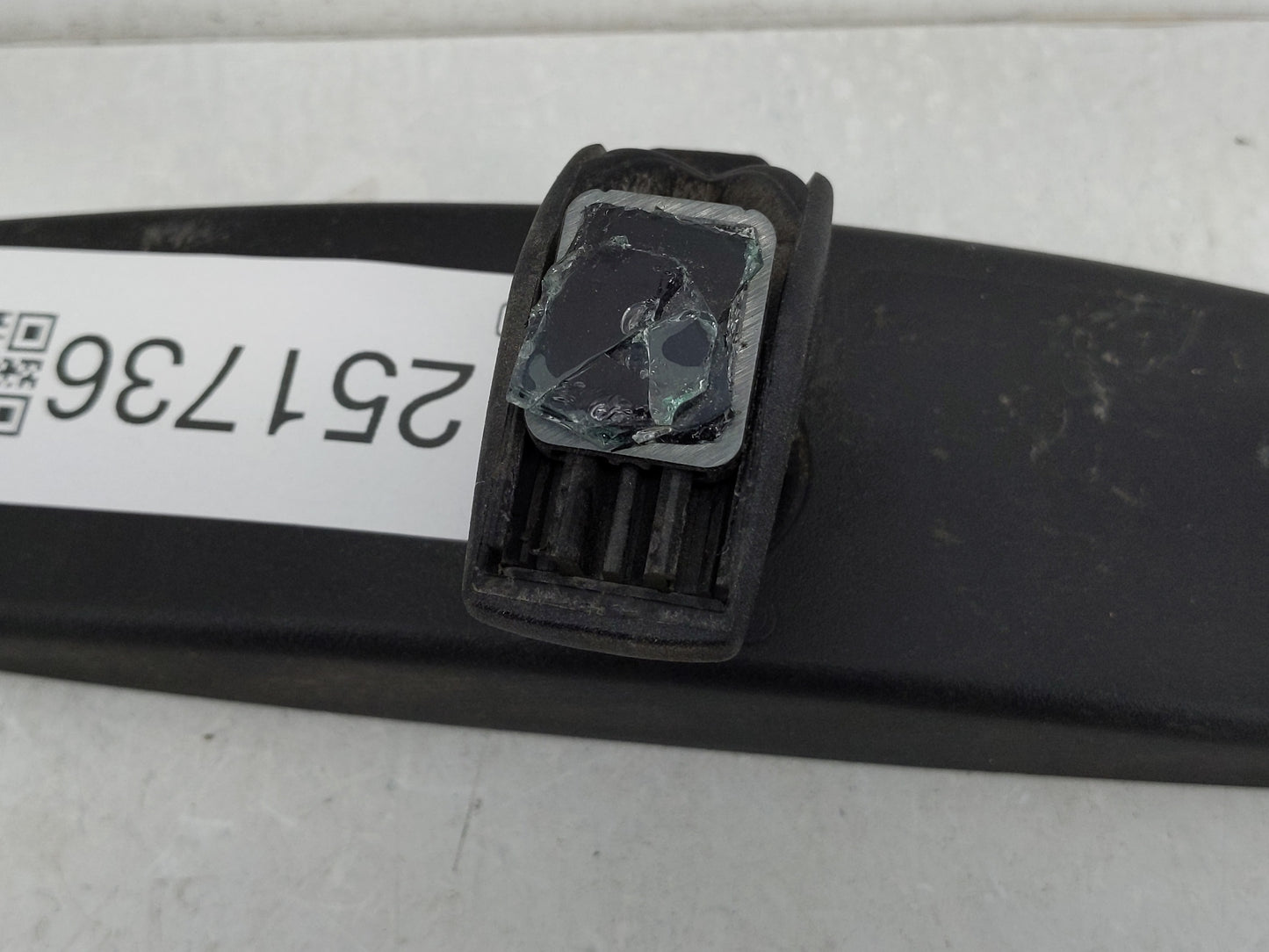 2016 Mercedes-Benz Sprinter 2500 Interior Rear View Mirror Replacement OEM P/N:E20205028 Fits OEM Used Auto Parts - Oemuseda