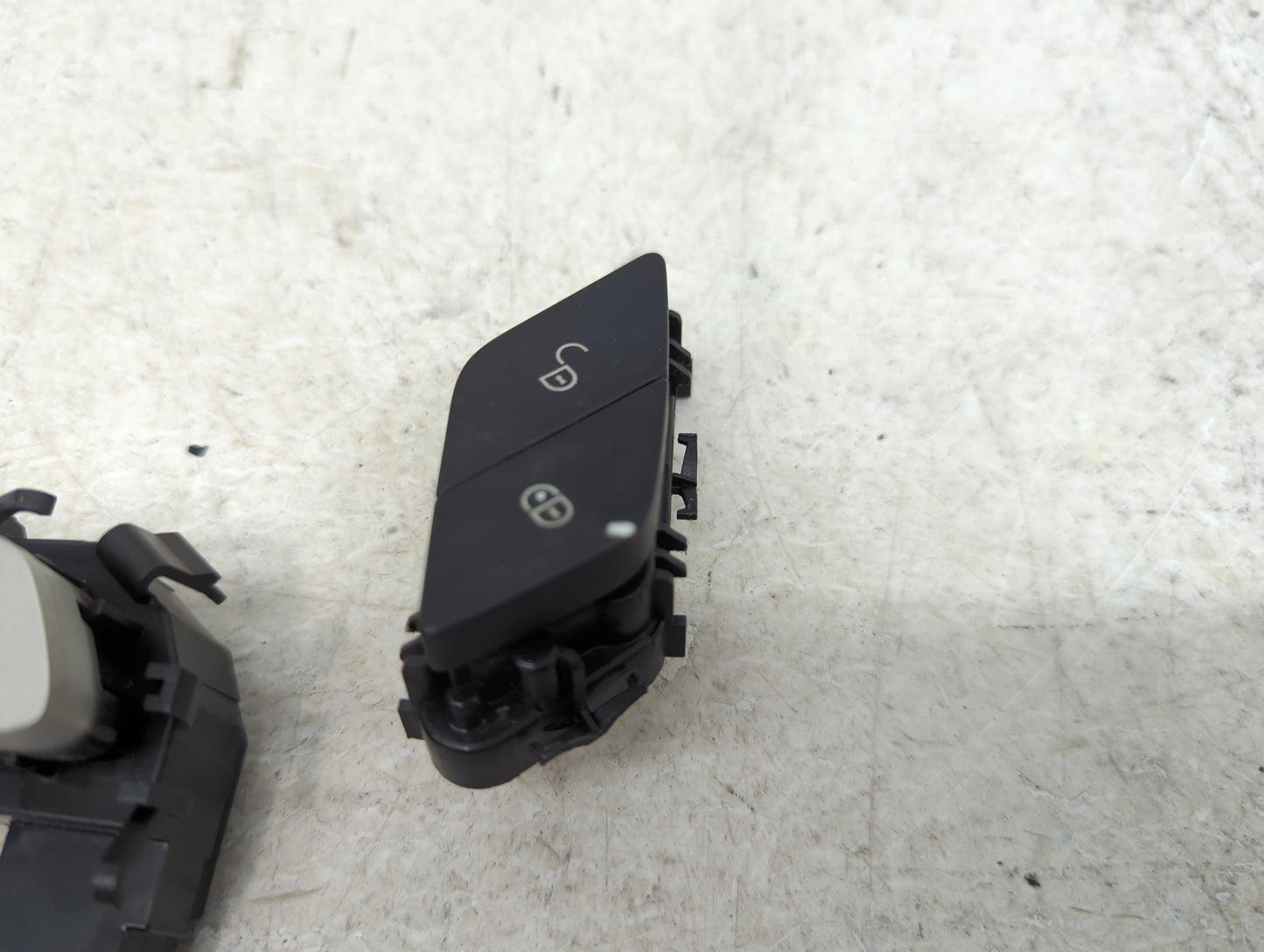 2016 Mercedes Metris Master Power Window Switch Replacement Driver Side Left P/N:A2139057302 A2059055251 Fits OEM Used Auto 