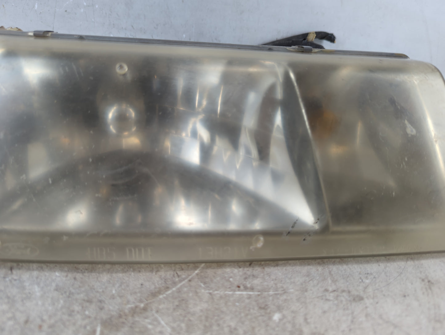 2016 Mercury Grand Marquis Passenger Right Oem Head Light Headlight Lamp - Oemusedautoparts1.com