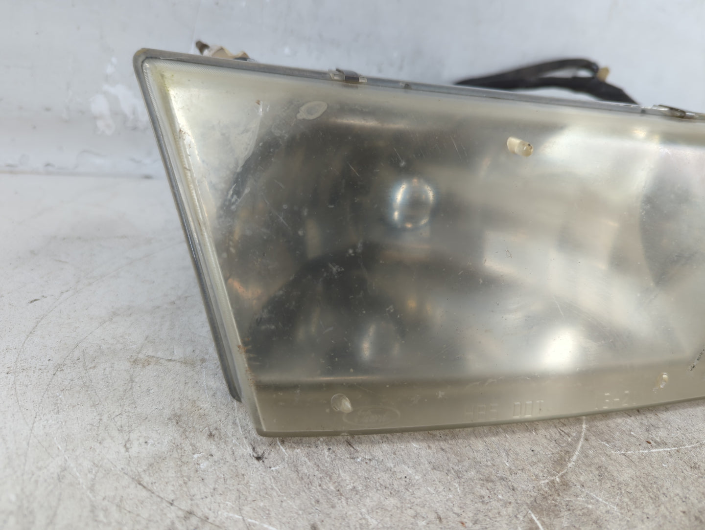 2016 Mercury Grand Marquis Passenger Right Oem Head Light Headlight Lamp - Oemusedautoparts1.com