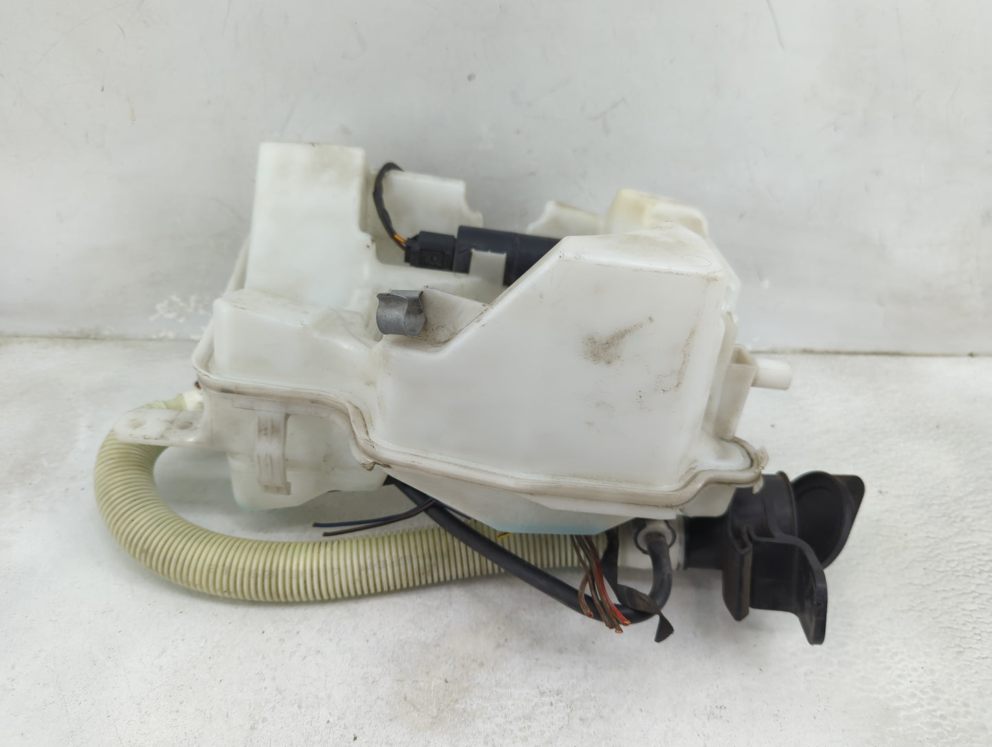 2016 Mini Cooper Windshield Washer Fluid Reservoir Bottle Oem - Oemusedautoparts1.com