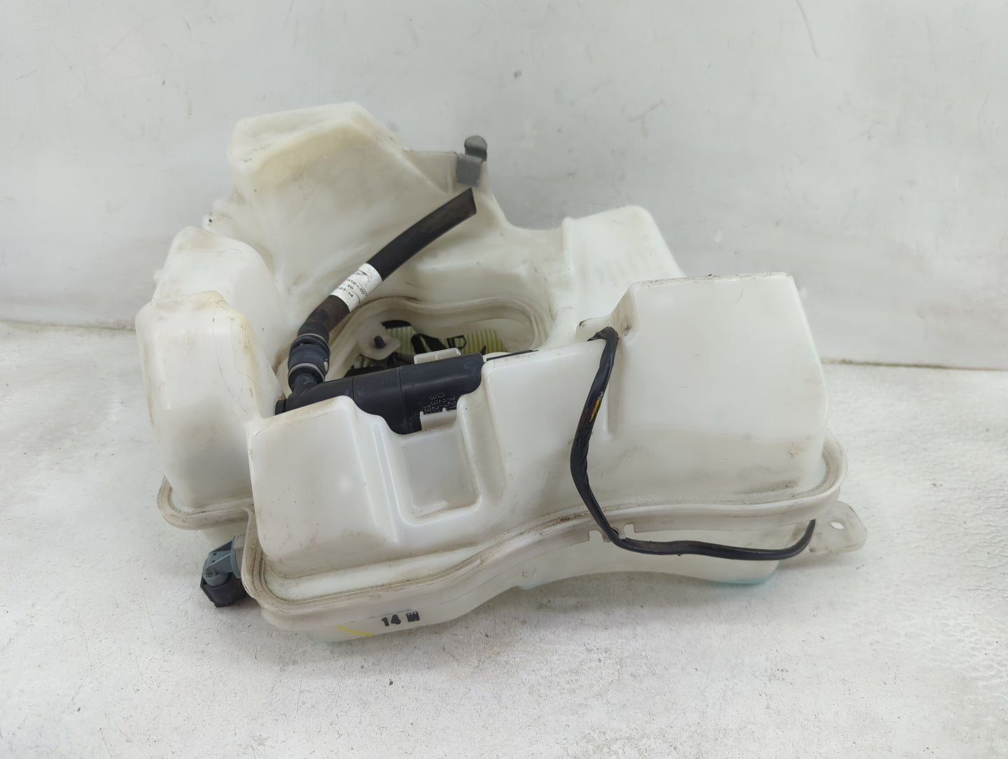 2016 Mini Cooper Windshield Washer Fluid Reservoir Bottle Oem - Oemusedautoparts1.com