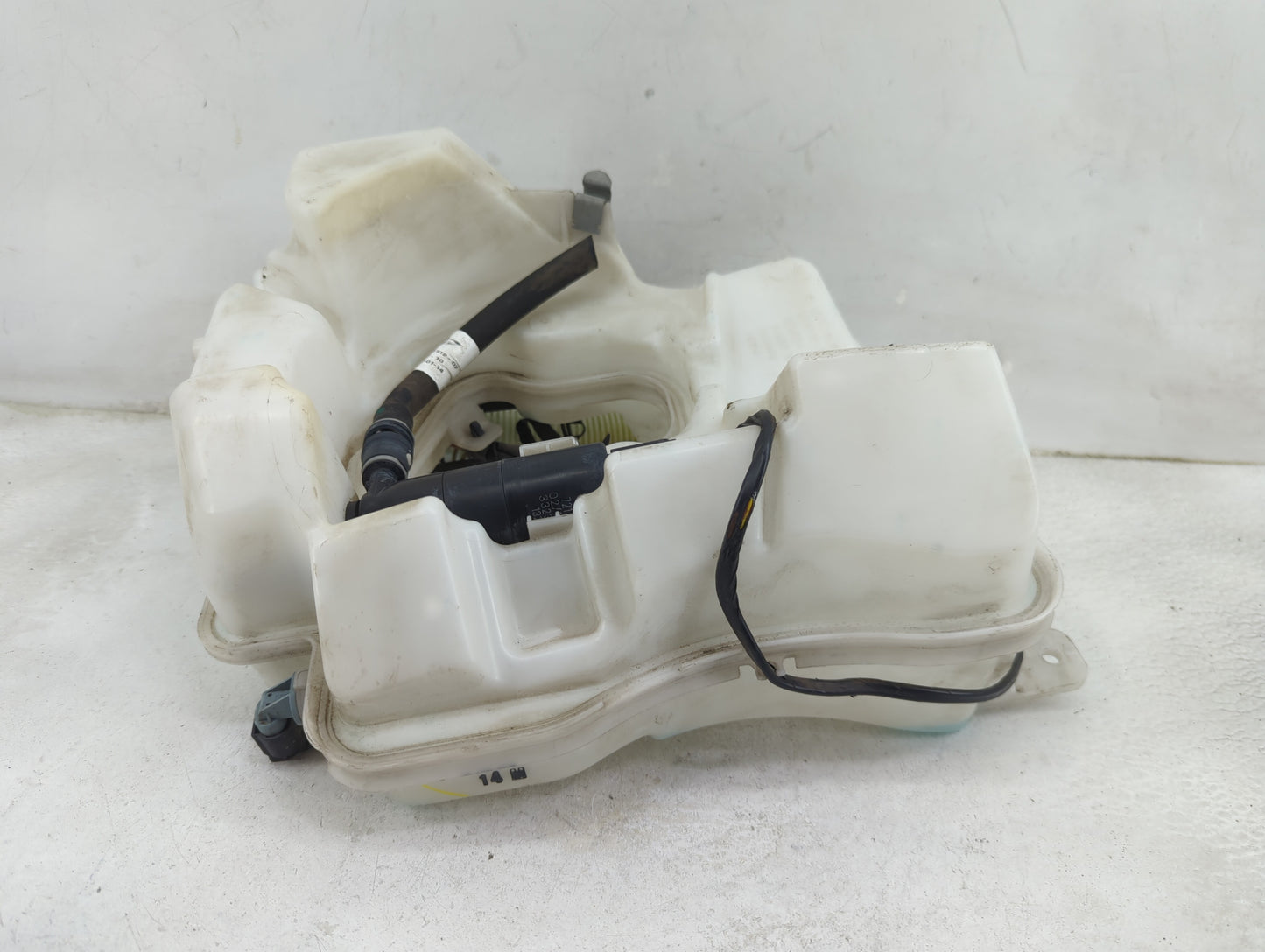 2016 Mini Cooper Windshield Washer Fluid Reservoir Bottle Oem - Oemusedautoparts1.com